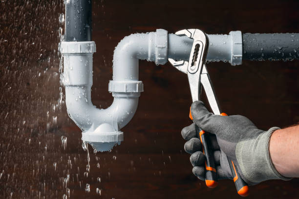Professional Emergency Plumber technician working in Baileyville, IL